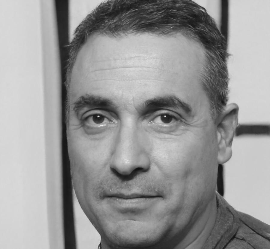 Retrato profesional de Damián Cifuentes